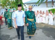 Gubernur Sultra Safari Ramadhan di Bombana, Bagikan 9.000 Paket Sembako dan Paparkan Program 100 Hari