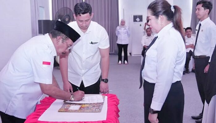 Bupati Bombana Teken Perpanjangan Perjanjian Kinerja PPPK 2025