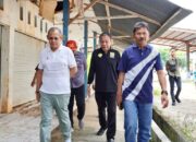 Wali Kota Baubau Blusukan di Kokalukuna dan Serahkan Bantuan Sembako untuk Warga
